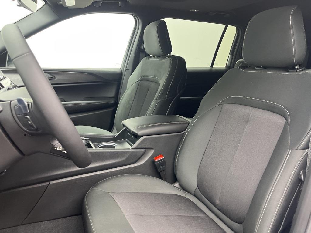 new 2025 Jeep Grand Cherokee L car, priced at $38,647