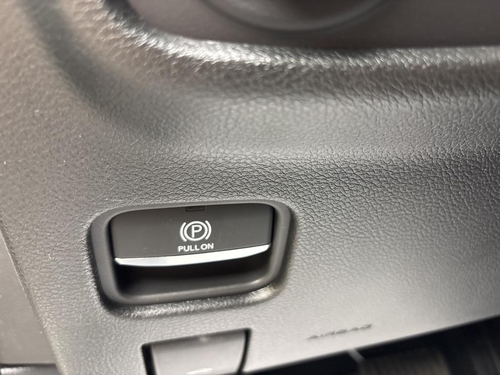 new 2025 Jeep Grand Cherokee car, priced at $39,000