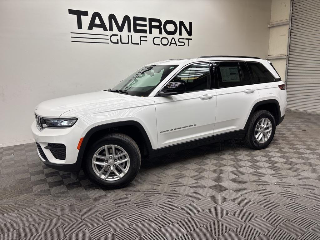 new 2025 Jeep Grand Cherokee car, priced at $39,000