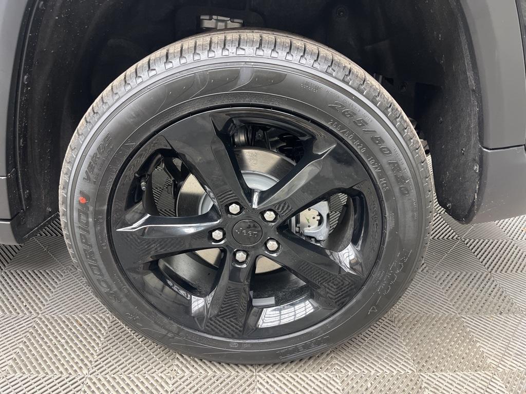 new 2025 Jeep Grand Cherokee car, priced at $47,000