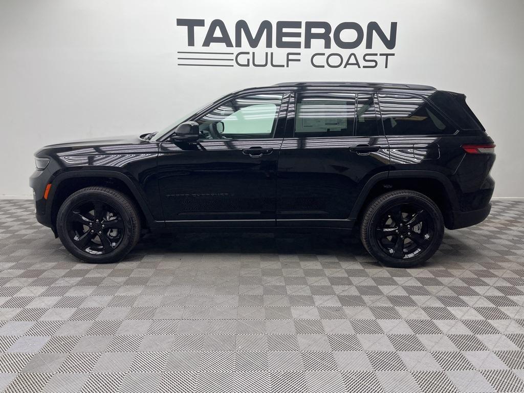 new 2025 Jeep Grand Cherokee car, priced at $47,000
