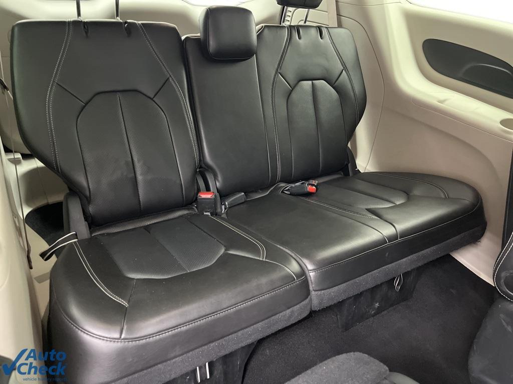 used 2024 Chrysler Pacifica Hybrid car, priced at $31,000