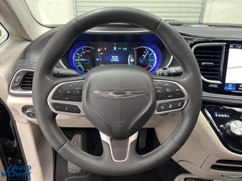 used 2024 Chrysler Pacifica Hybrid car, priced at $31,000