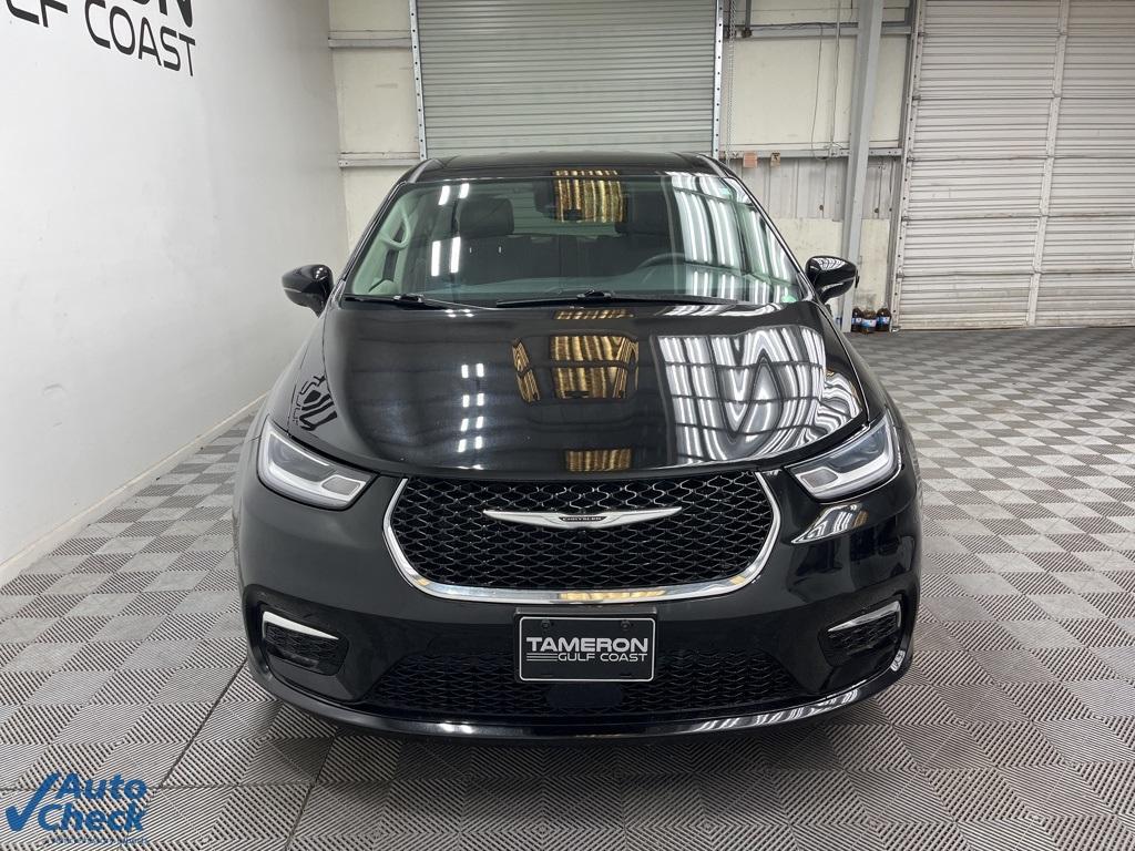 used 2024 Chrysler Pacifica Hybrid car, priced at $31,000