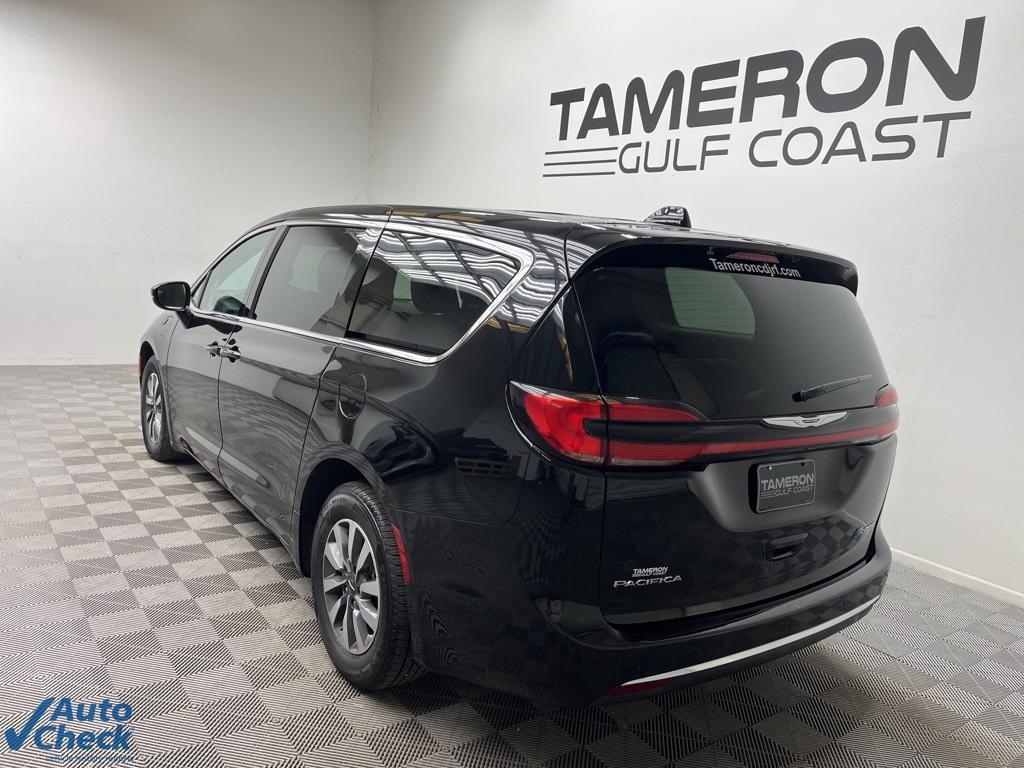 used 2024 Chrysler Pacifica Hybrid car, priced at $31,000