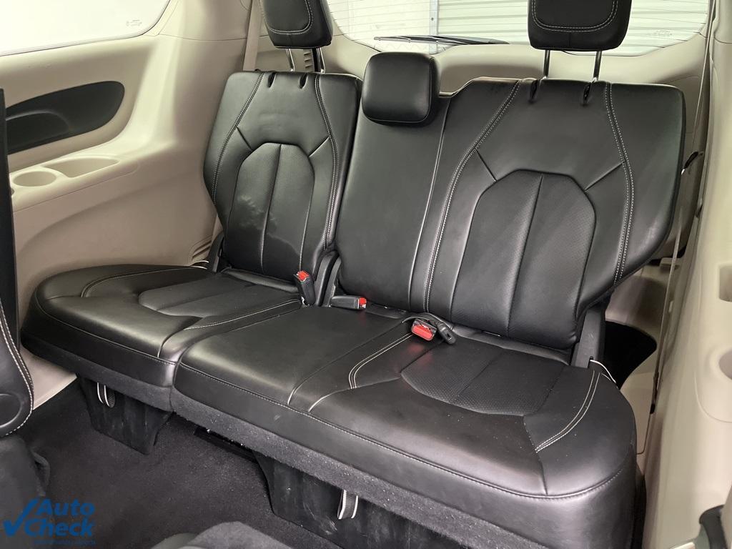 used 2024 Chrysler Pacifica Hybrid car, priced at $31,000