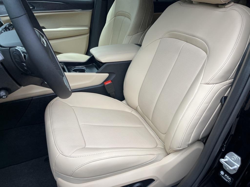 new 2025 Jeep Grand Cherokee L car, priced at $55,357