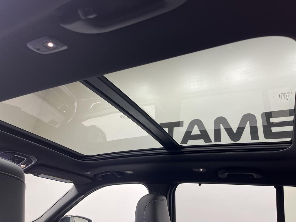 new 2025 Jeep Grand Cherokee car, priced at $51,960