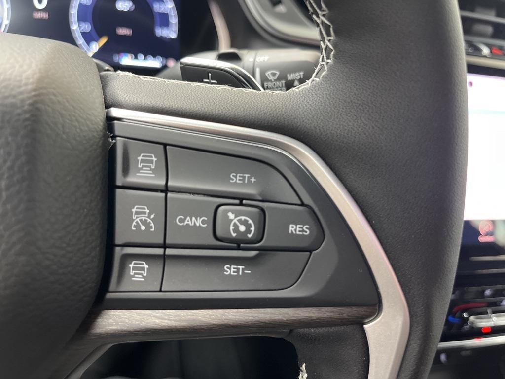 new 2025 Jeep Grand Cherokee car, priced at $51,960