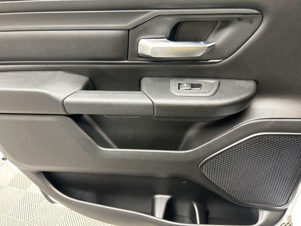 new 2025 Ram 1500 car, priced at $42,000