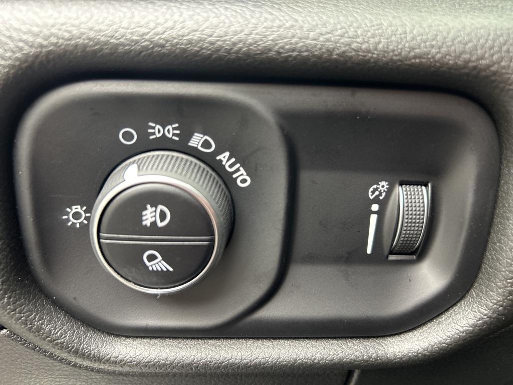 new 2025 Ram 1500 car, priced at $42,000