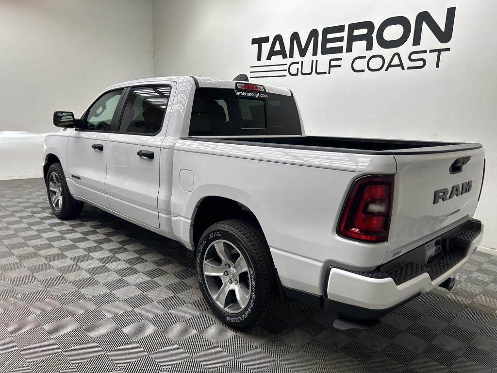 new 2025 Ram 1500 car, priced at $42,000