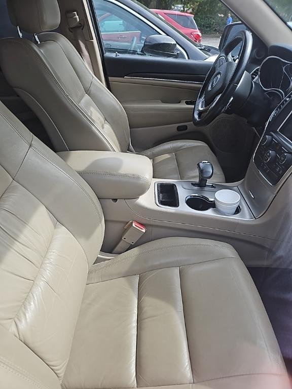 used 2015 Jeep Grand Cherokee car, priced at $13,000
