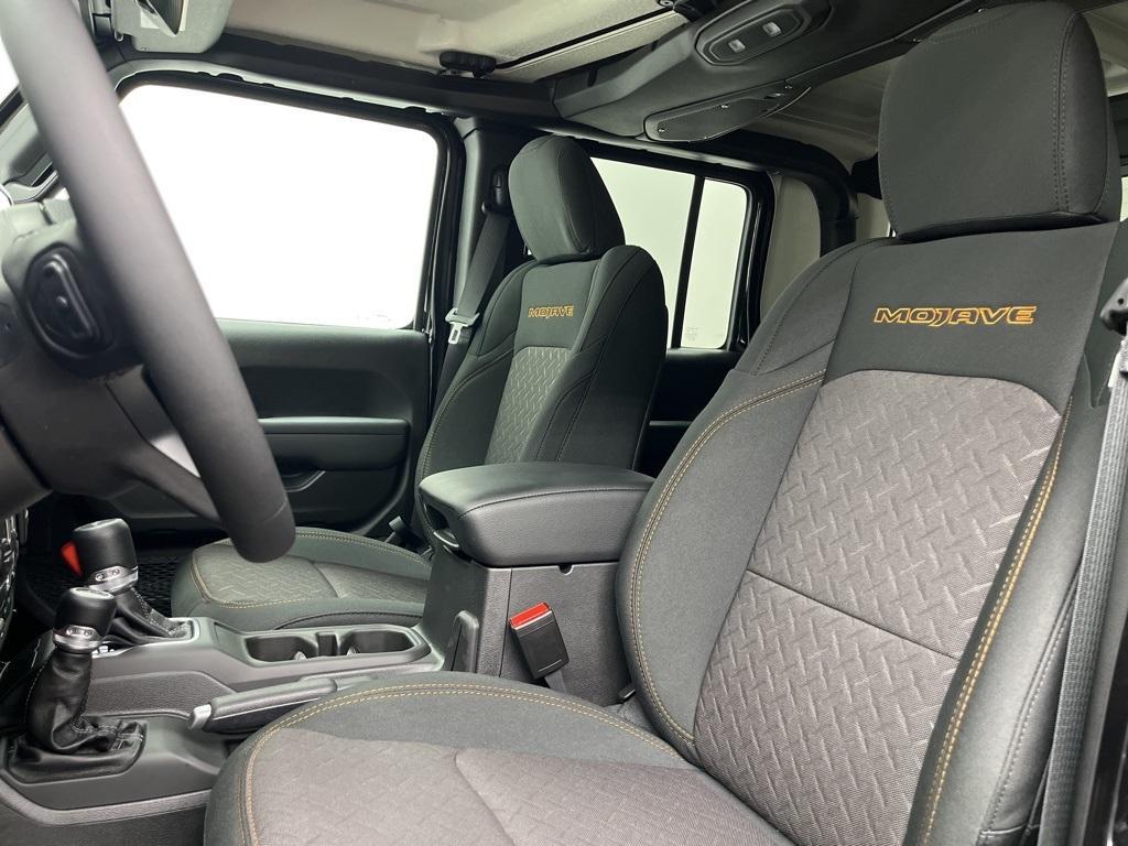 new 2025 Jeep Gladiator car, priced at $48,000