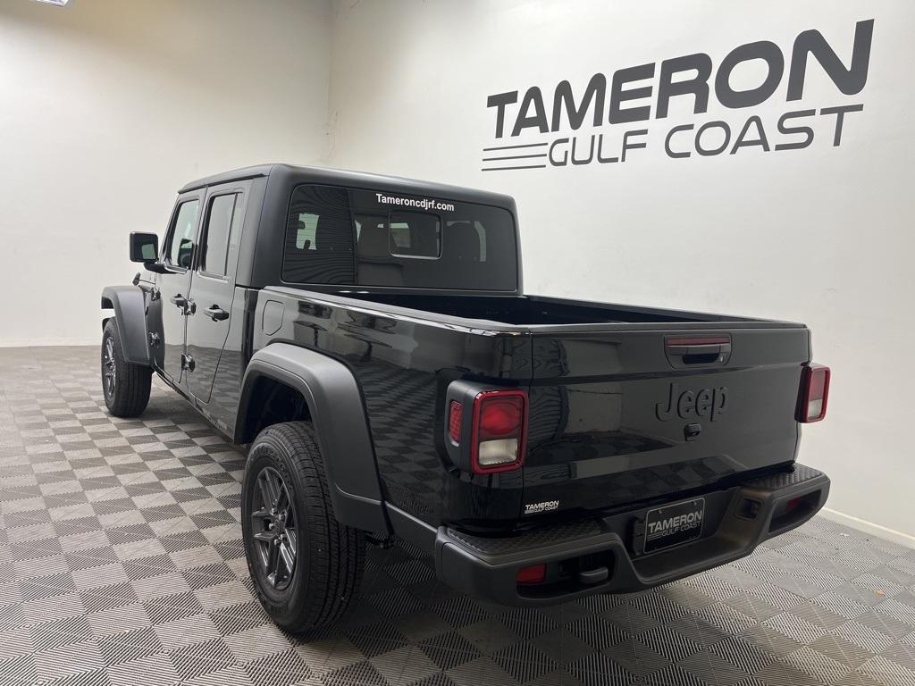 new 2025 Jeep Gladiator car, priced at $44,885