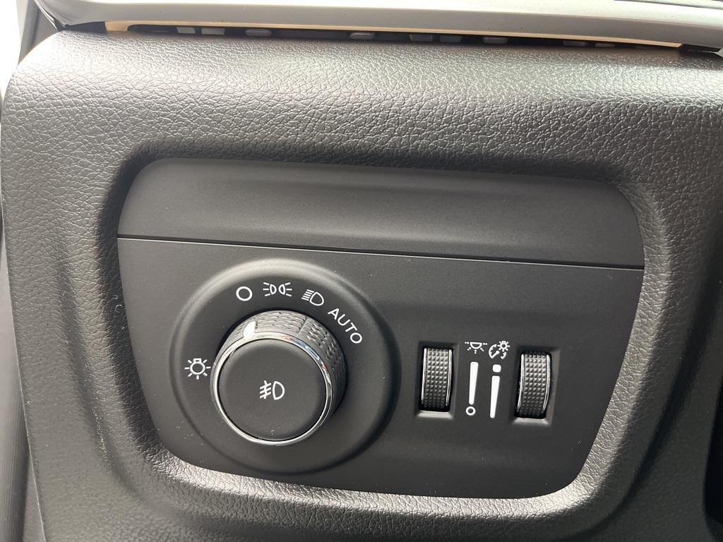 new 2025 Jeep Grand Cherokee L car, priced at $50,689