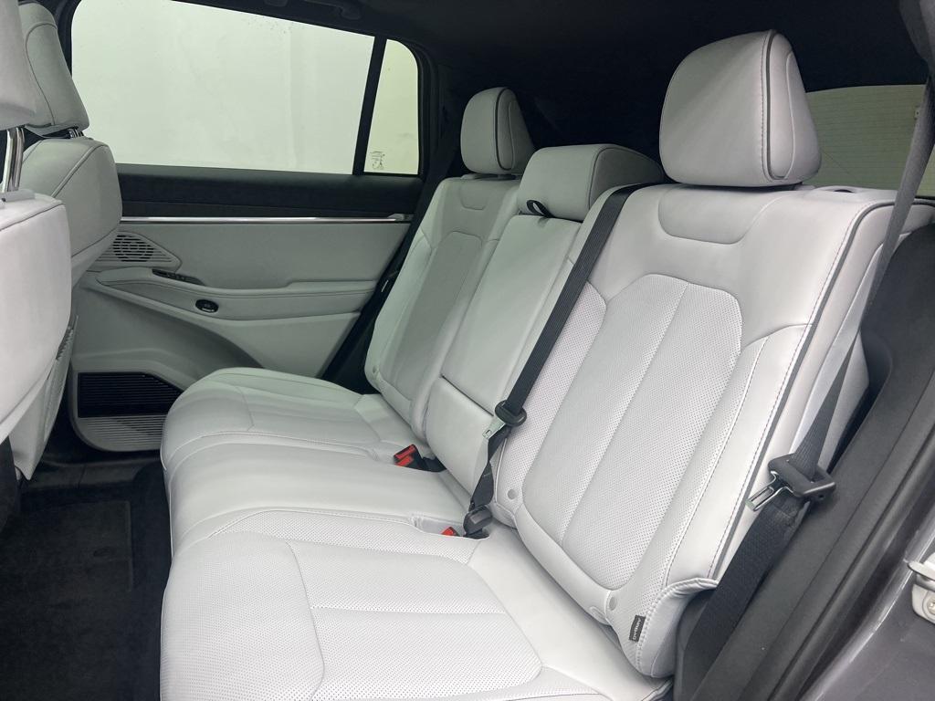 new 2025 Jeep Wagoneer S car