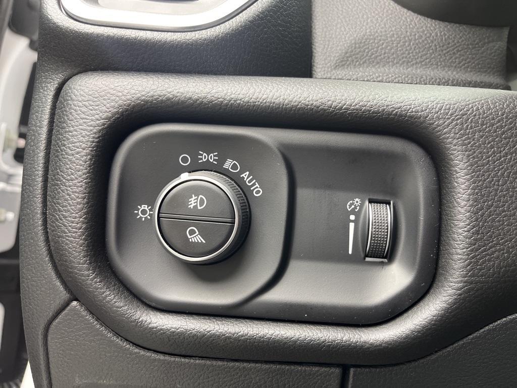 new 2025 Ram 1500 car, priced at $55,375