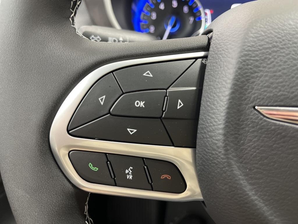 new 2025 Chrysler Pacifica car, priced at $47,615
