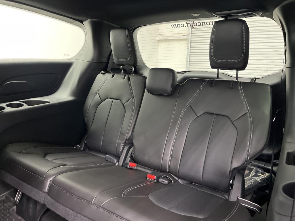 new 2025 Chrysler Pacifica car, priced at $47,615
