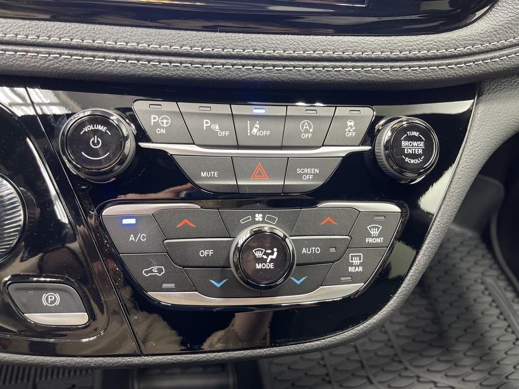 new 2025 Chrysler Pacifica car, priced at $47,615