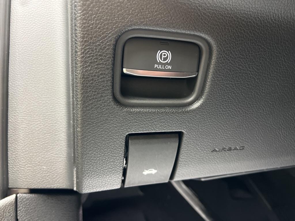 new 2025 Jeep Grand Cherokee car, priced at $37,882