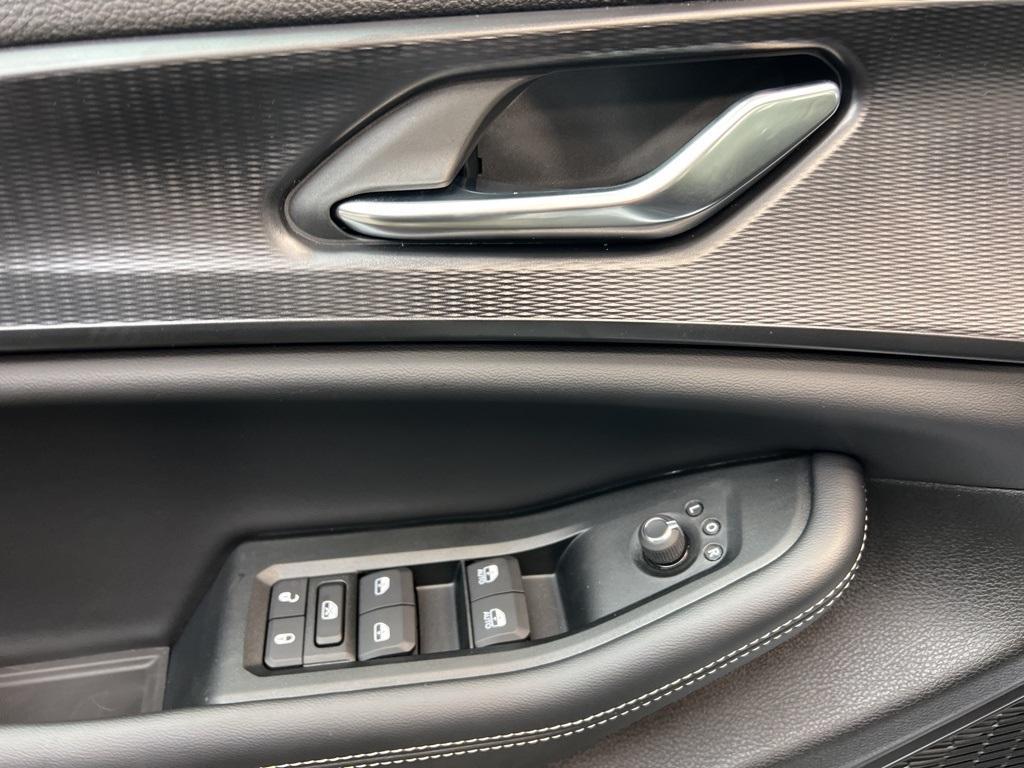 new 2025 Jeep Grand Cherokee car, priced at $37,882