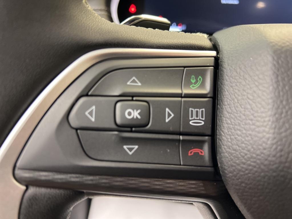 new 2025 Jeep Grand Cherokee car, priced at $37,882