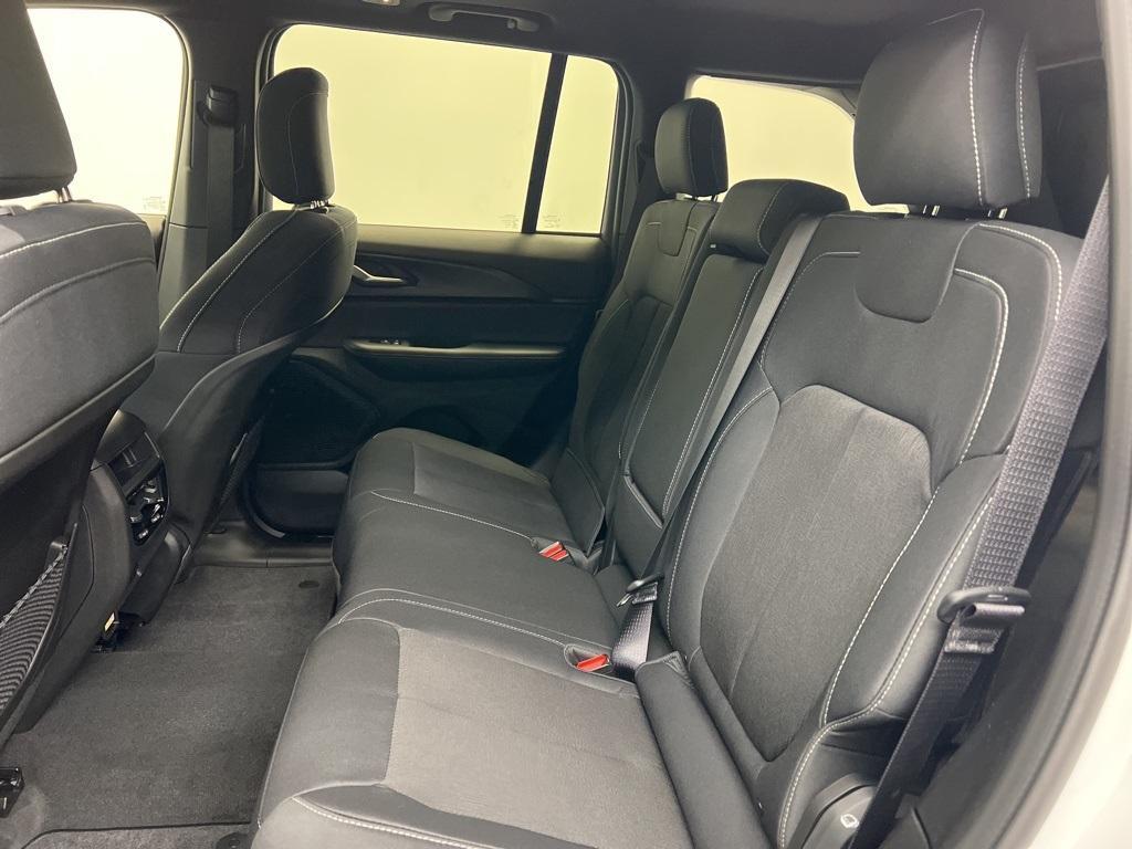 new 2025 Jeep Grand Cherokee car, priced at $37,882