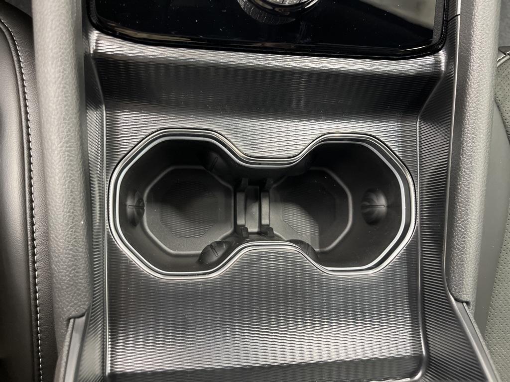 new 2025 Jeep Grand Cherokee car, priced at $39,000