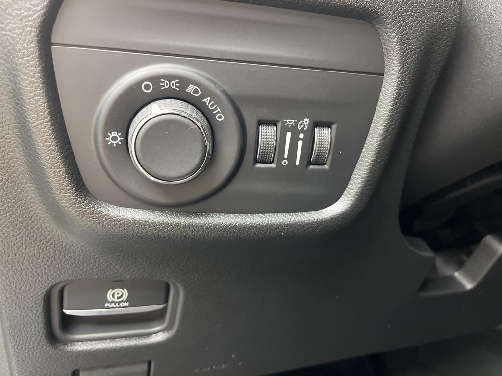 new 2025 Jeep Grand Cherokee car, priced at $42,643