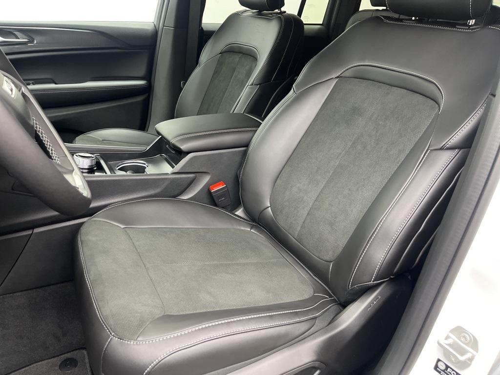 new 2025 Jeep Grand Cherokee car, priced at $42,643