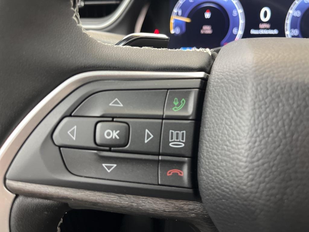 new 2025 Jeep Grand Cherokee car, priced at $45,000
