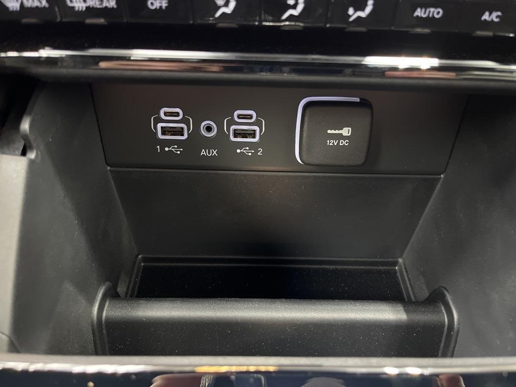 new 2025 Jeep Grand Cherokee car, priced at $45,000