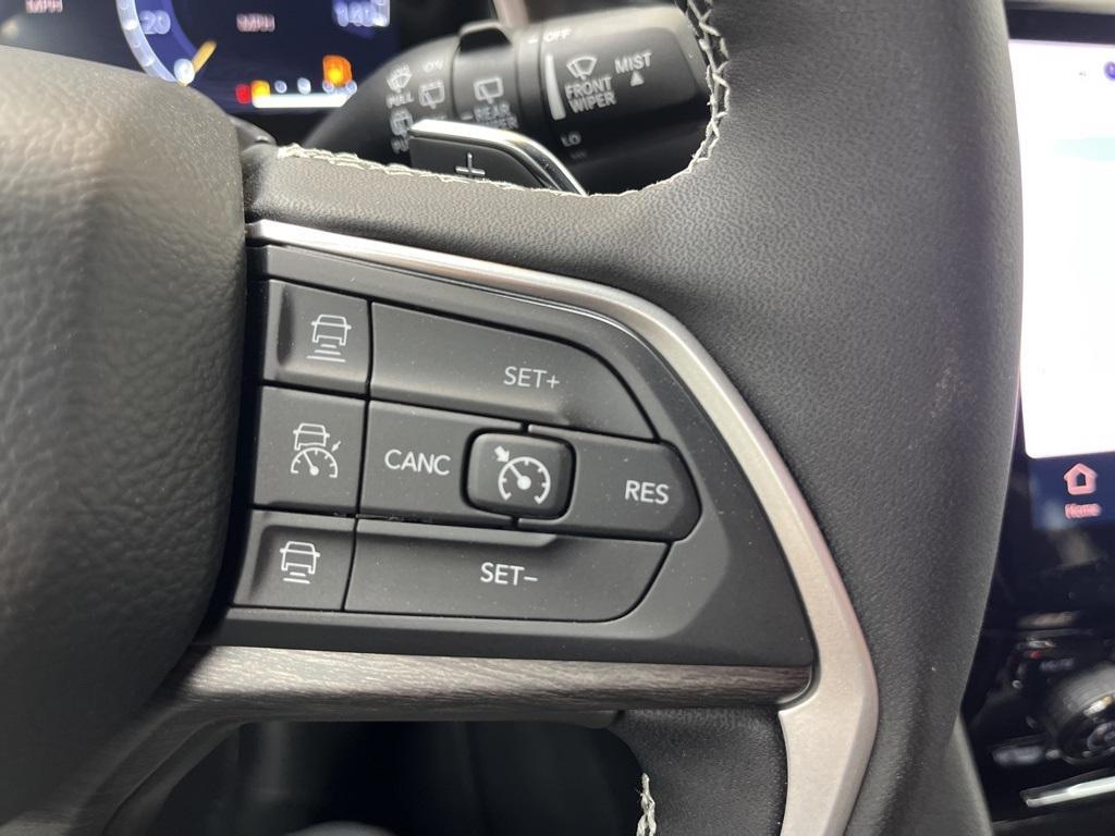 new 2025 Jeep Grand Cherokee car, priced at $45,000