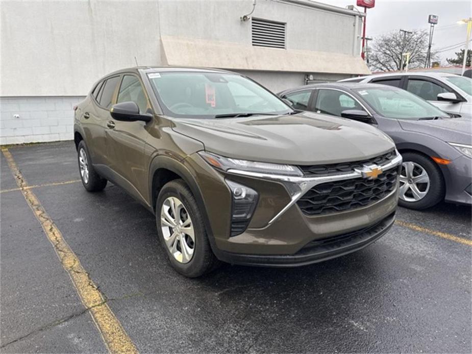 used 2024 Chevrolet Trax car, priced at $21,828