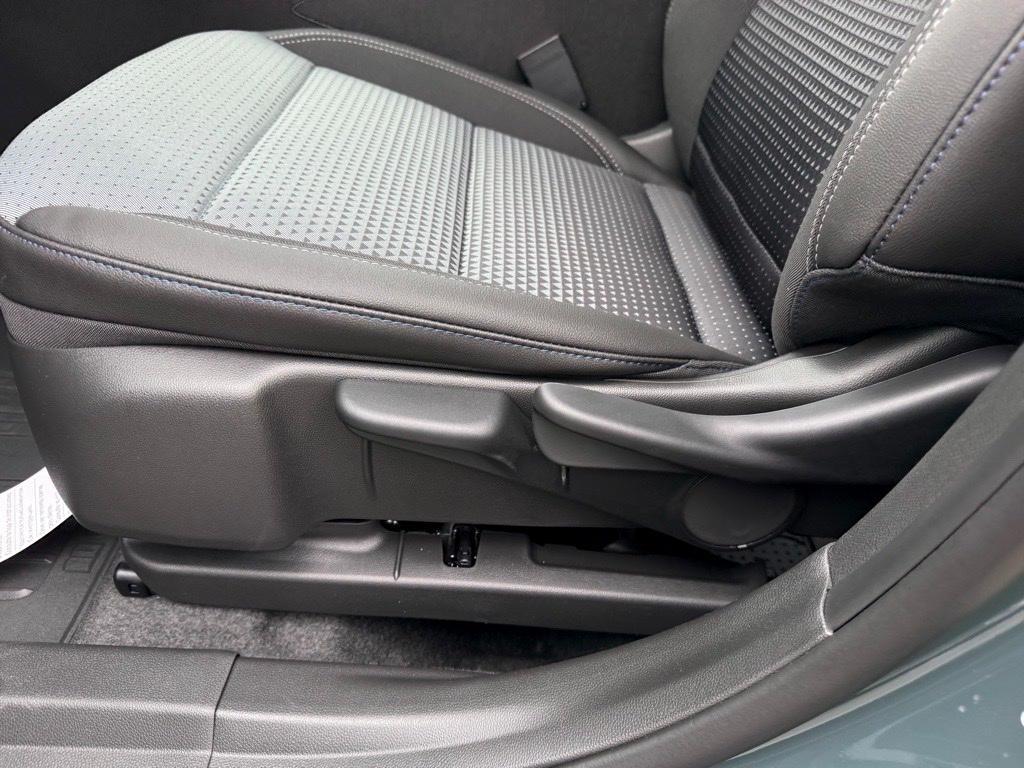new 2025 Chevrolet Trax car, priced at $24,335
