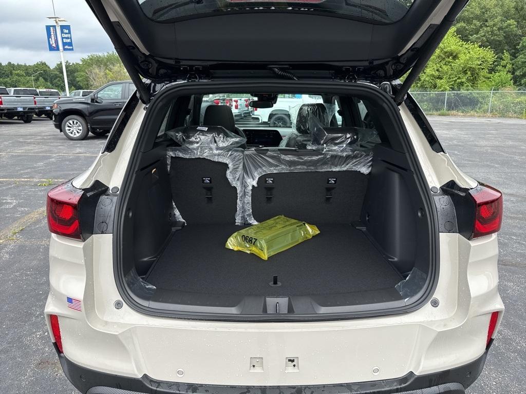 new 2026 Chevrolet TrailBlazer car, priced at $33,295