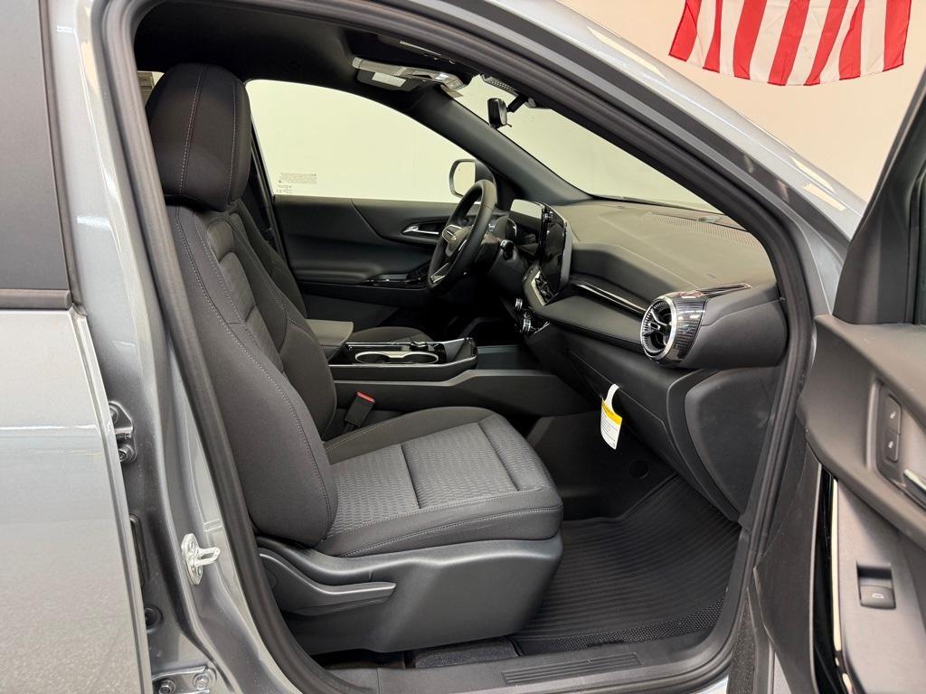 new 2026 Chevrolet Equinox car, priced at $32,415