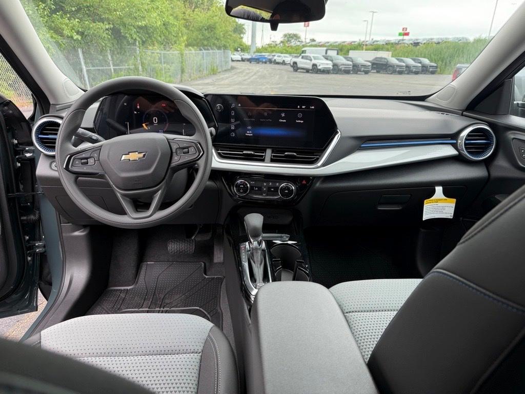 new 2025 Chevrolet Trax car, priced at $24,335