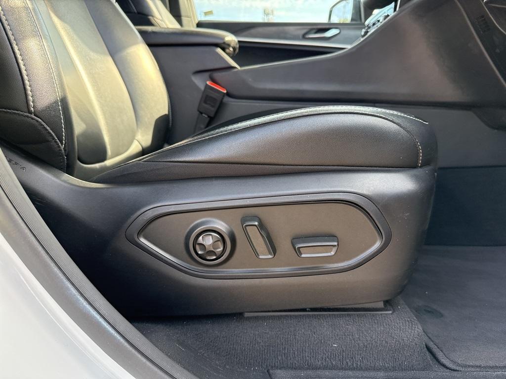 used 2024 Jeep Grand Cherokee car, priced at $30,989