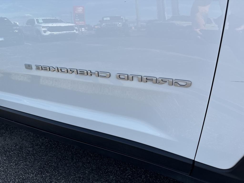 used 2024 Jeep Grand Cherokee car, priced at $30,989
