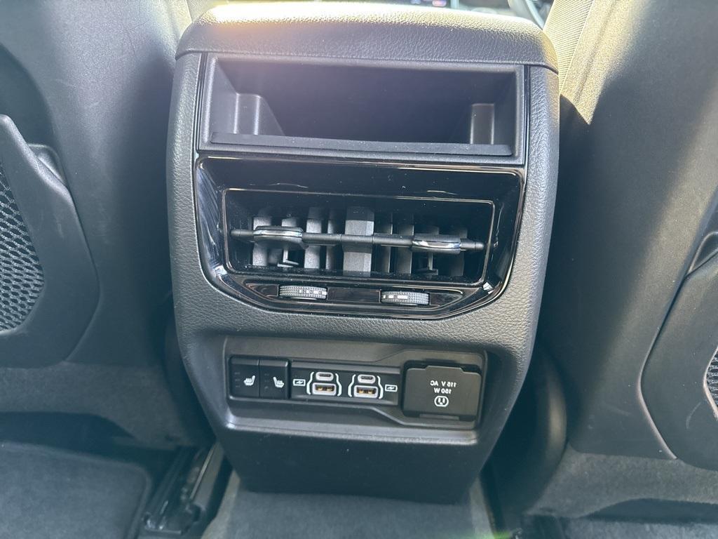 used 2024 Jeep Grand Cherokee car, priced at $30,989