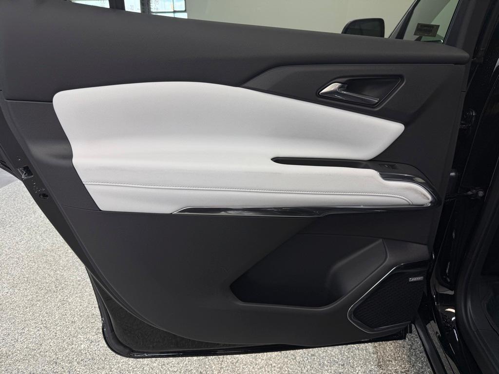 new 2025 Chevrolet Traverse car, priced at $56,995