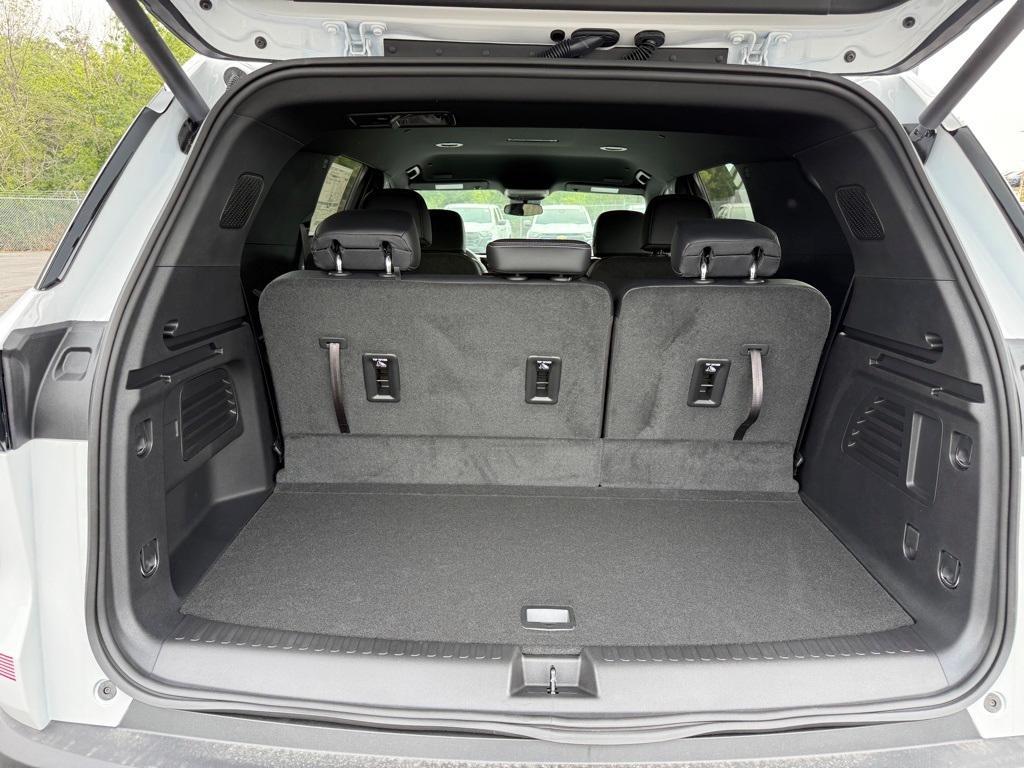 new 2025 Chevrolet Traverse car, priced at $43,422
