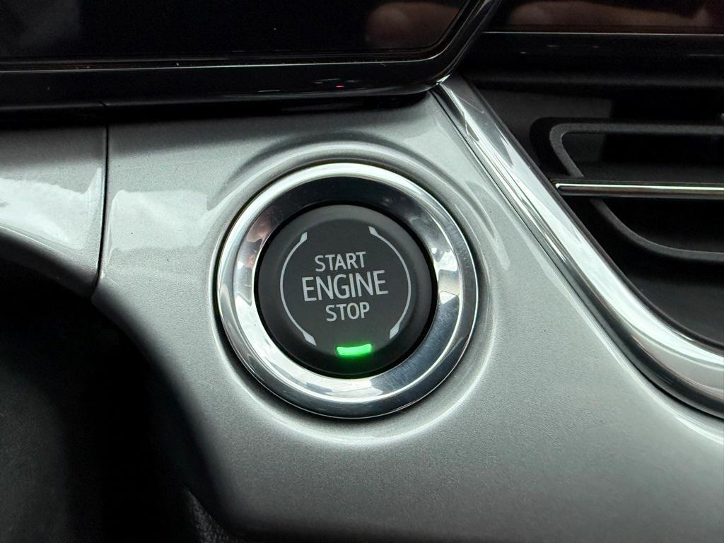 new 2025 Chevrolet Trax car, priced at $24,335