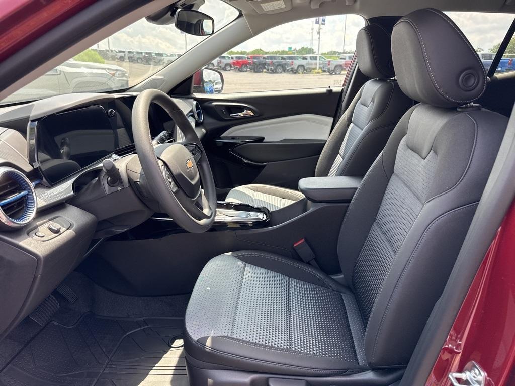 new 2025 Chevrolet Trax car, priced at $24,335