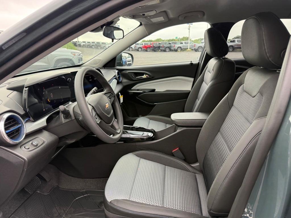 new 2025 Chevrolet Trax car, priced at $24,335