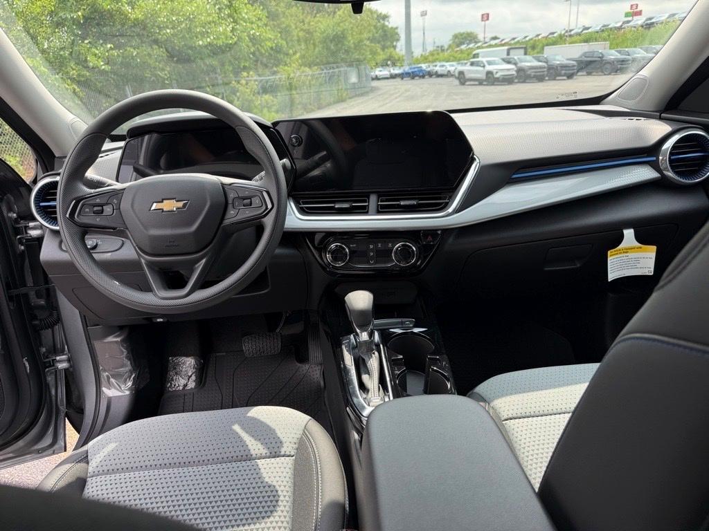 new 2025 Chevrolet Trax car, priced at $24,335