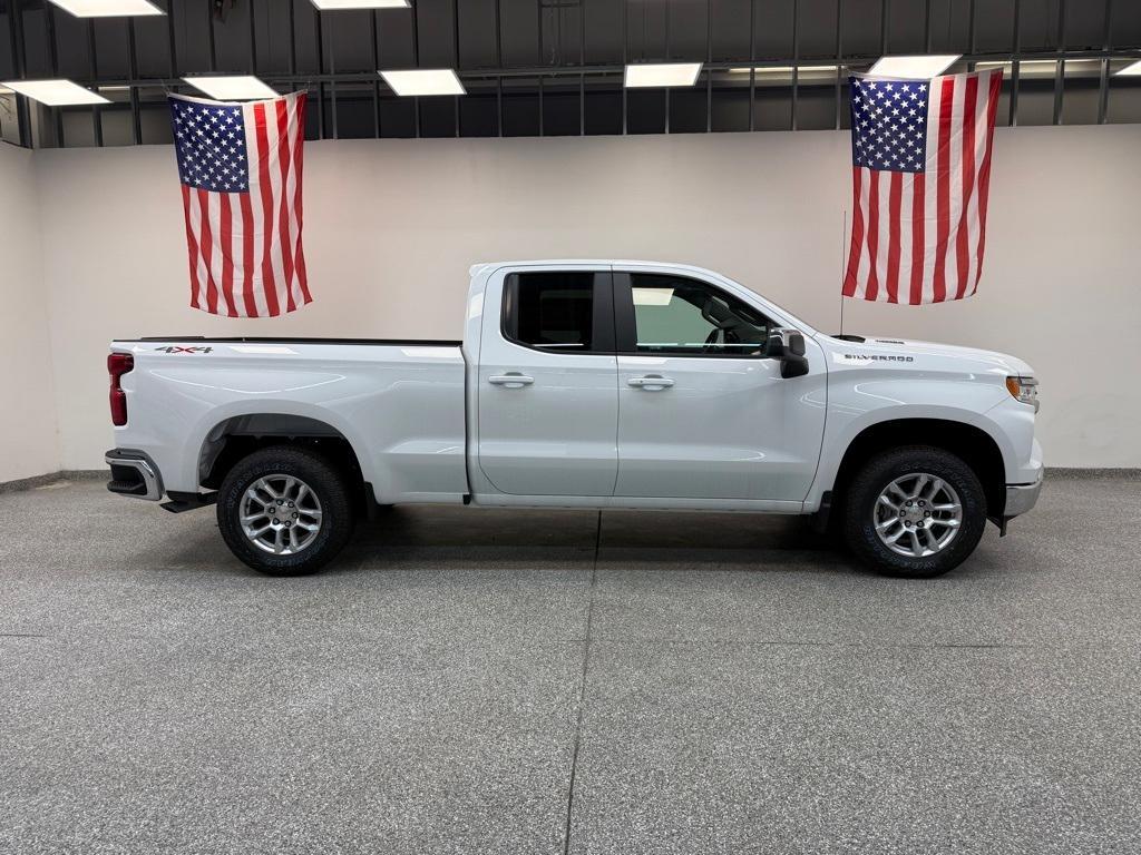 new 2025 Chevrolet Silverado 1500 car, priced at $40,295